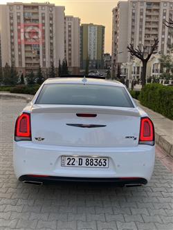 کرایسلەر 300